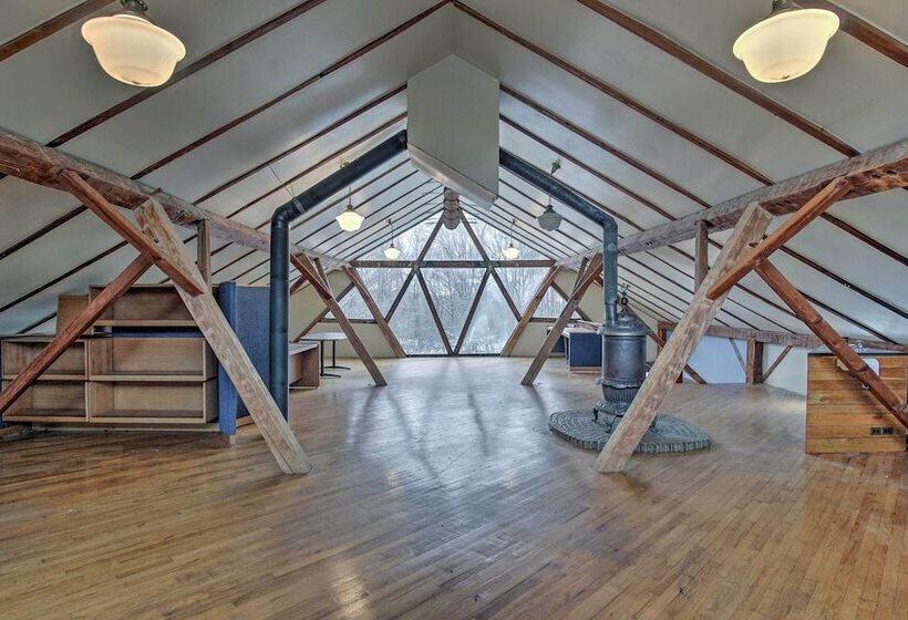 Historic Michigan Farmhouse W/ Grill & Fire Pit!