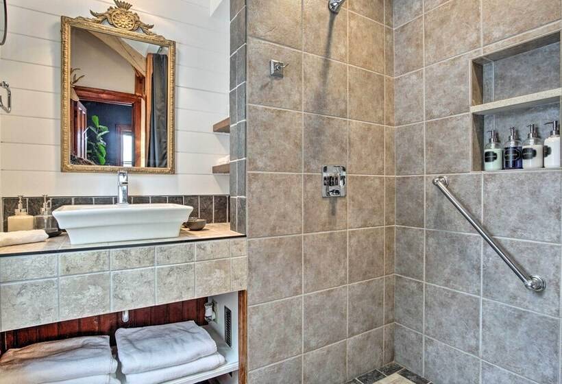 Historic Michigan Farmhouse W/ Grill & Fire Pit!