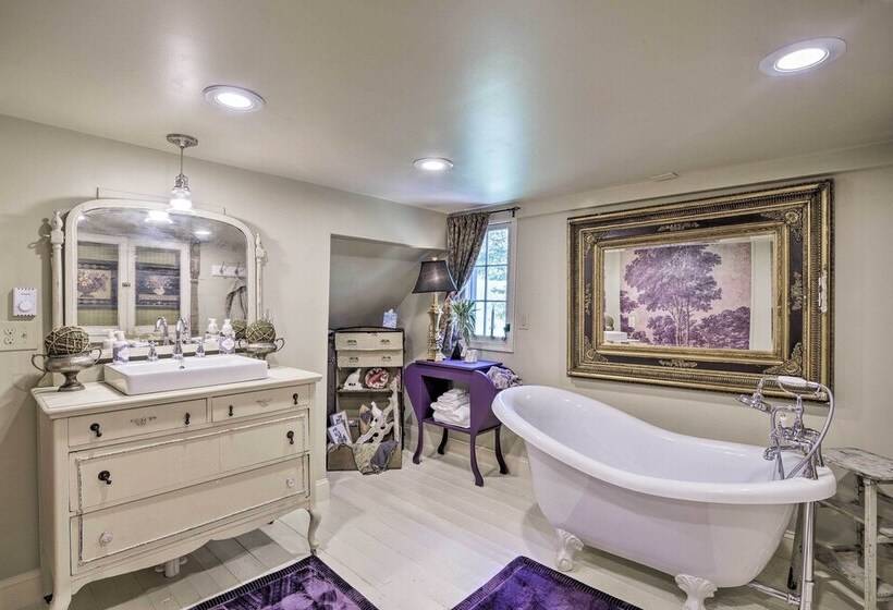 Historic Winston Salem Guest Barn On Farm!