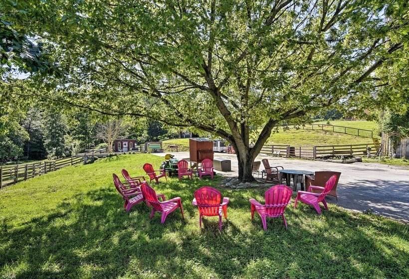 Historic Winston Salem Guest Barn On Farm!
