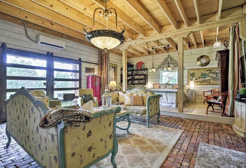 Historic Winston Salem Guest Barn On Farm!