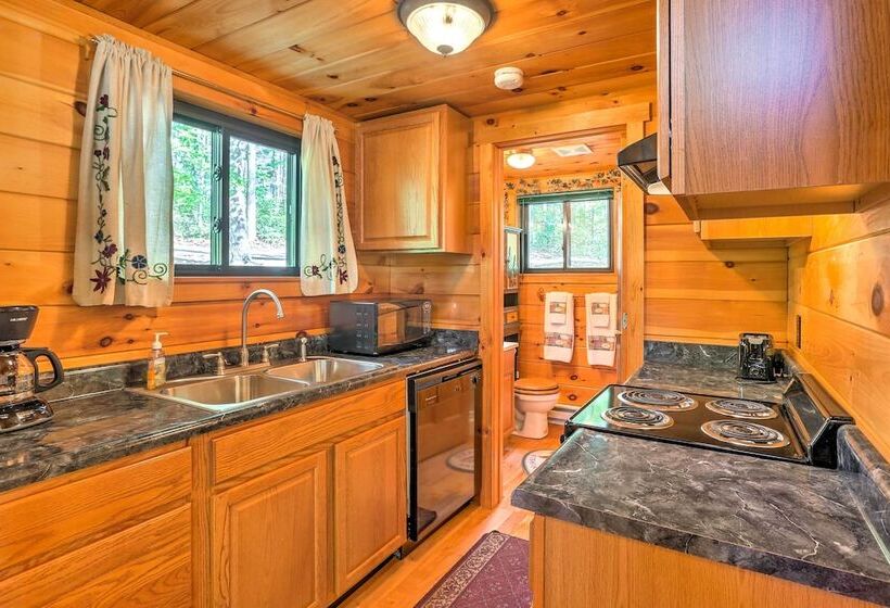 Hocking Hills Lake Gem W/ Hot Tub, Dock, 100 Acres