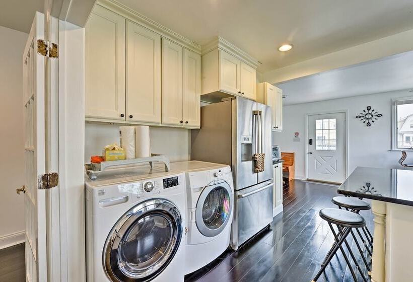 Home W/water Views, 1 Mi To Boardwalk/casinos