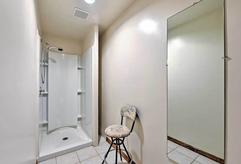 Huge Preston Cabin W/ Game Room & Mountain Views!