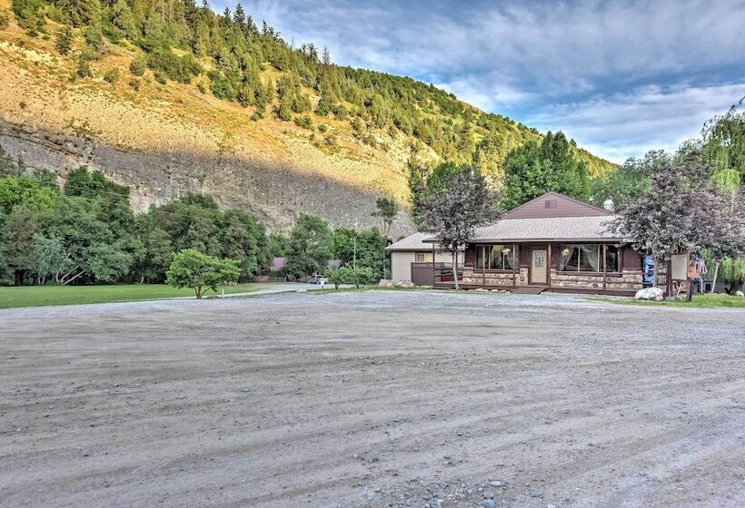 Huge Preston Cabin W/ Game Room & Mountain Views!