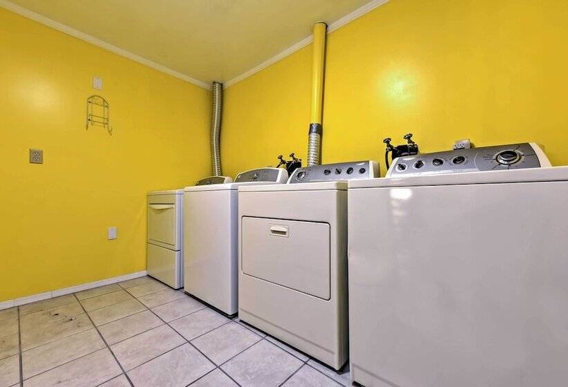 Huge Preston Cabin W/ Game Room & Mountain Views!