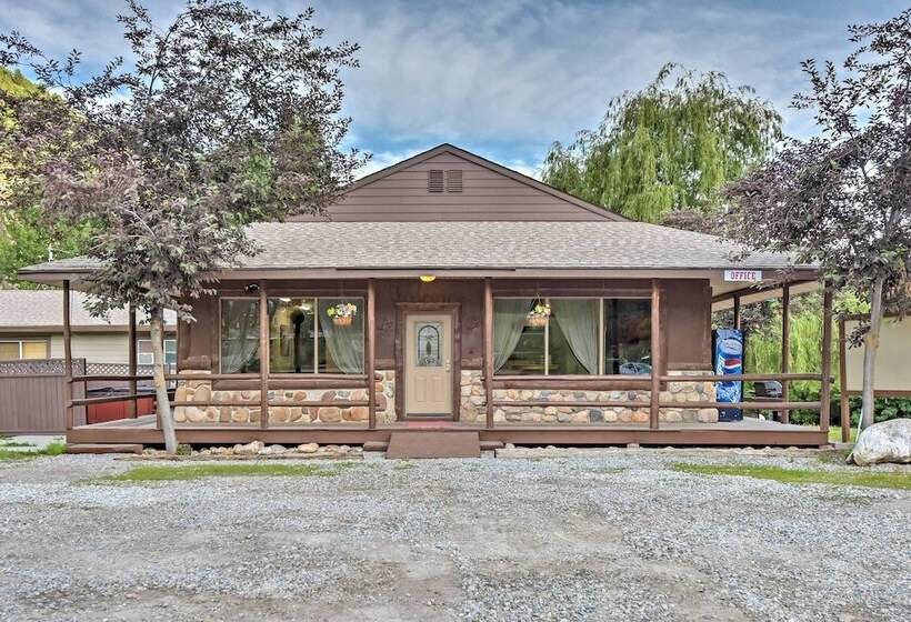 Huge Preston Cabin W/ Game Room & Mountain Views!