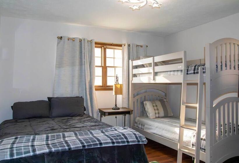 Indiana Countryside Retreat On 37 Acre Land!