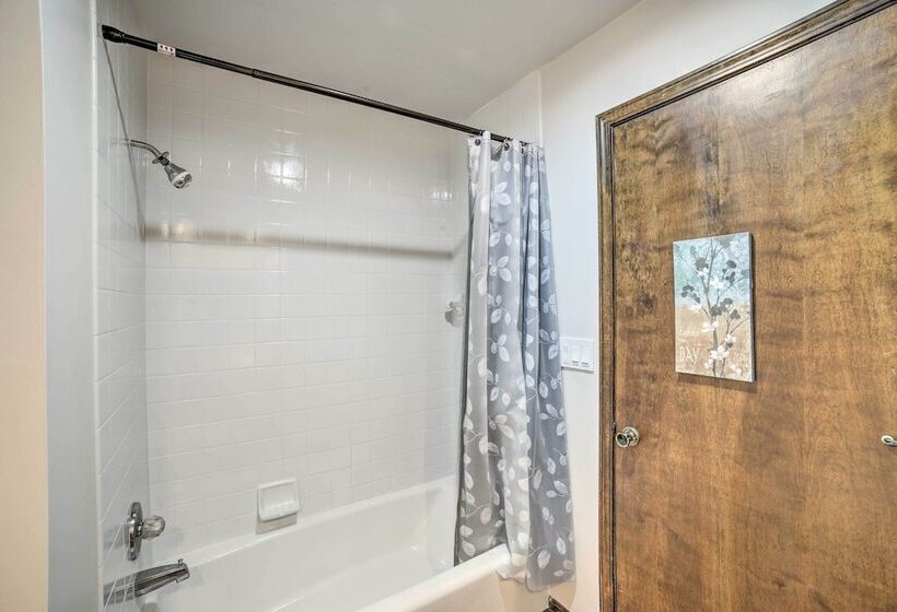 Indiana Countryside Retreat On 37 Acre Land!