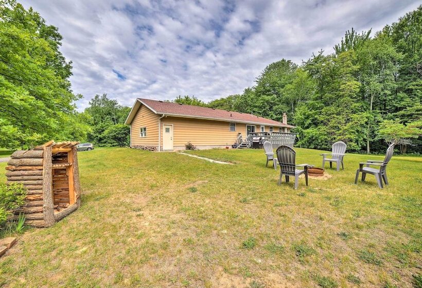 Indiana Countryside Retreat On 37 Acre Land!