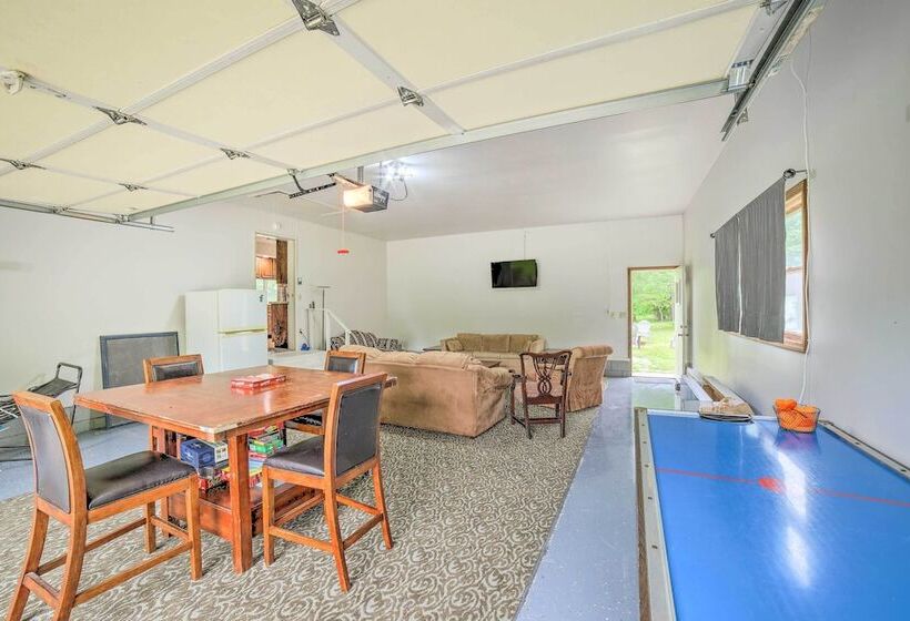 Indiana Countryside Retreat On 37 Acre Land!