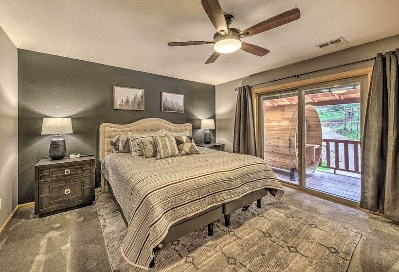 Inn The Clouds    Charming Cloudcroft Escape