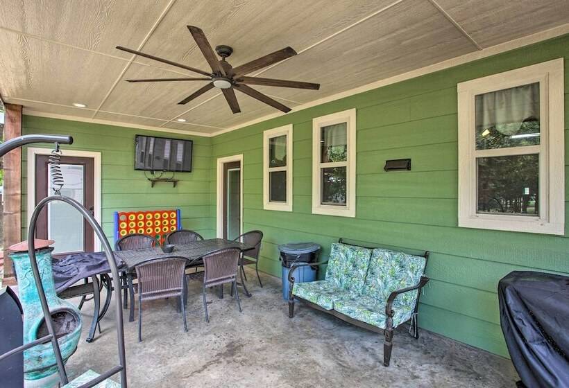 Kingston Home W/ Pickleball: Steps To Lake Texoma!