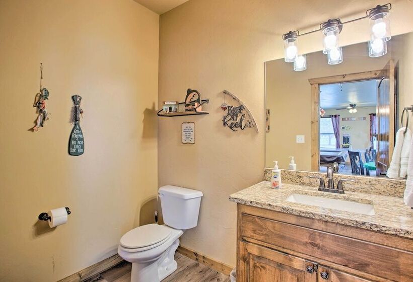 Kingston Home W/ Pickleball: Steps To Lake Texoma!