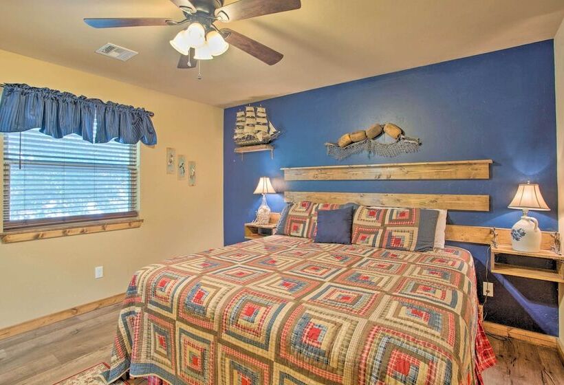 Kingston Home W/ Pickleball: Steps To Lake Texoma!