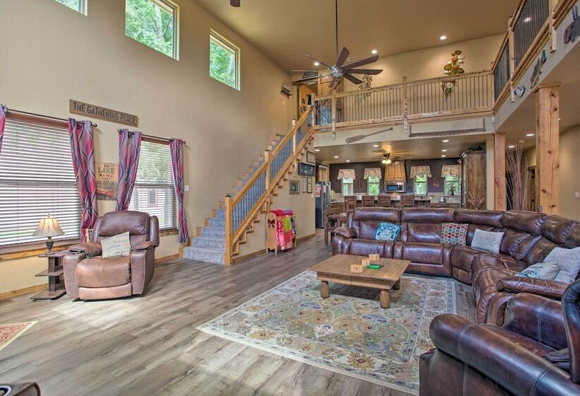 Kingston Home W/ Pickleball: Steps To Lake Texoma!