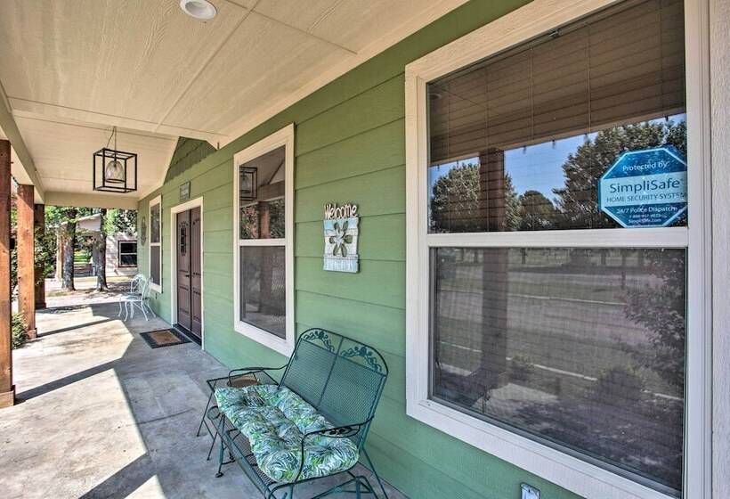 Kingston Home W/ Pickleball: Steps To Lake Texoma!