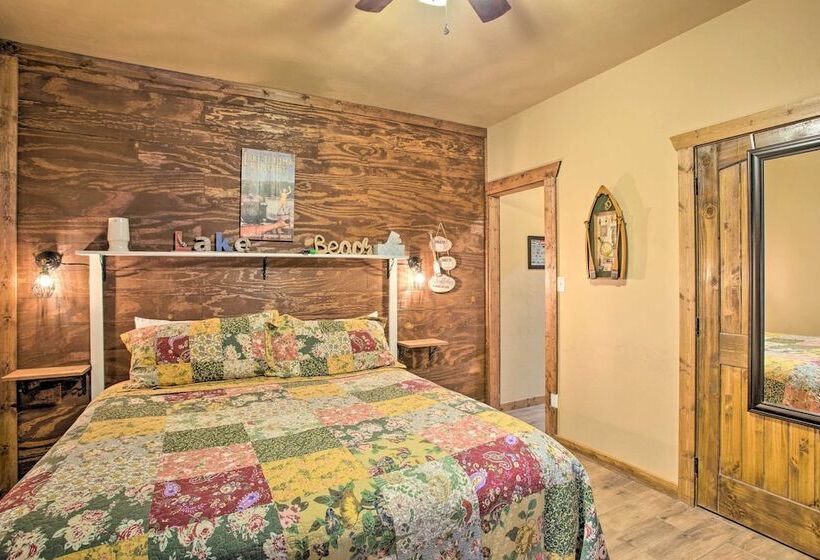 Kingston Home W/ Pickleball: Steps To Lake Texoma!