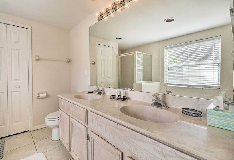 < 5 Mi To Disney Parks: Spacious Home W/ Lanai