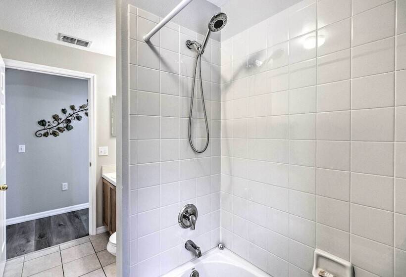 Kissimmee Retreat: Fenced In Yard W/ Pool!