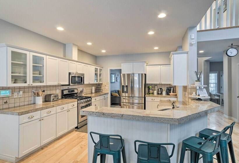 Klamath Falls Home W/ Resort Amenities!