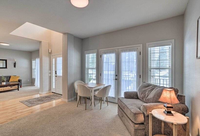 Klamath Falls Home W/ Resort Amenities!