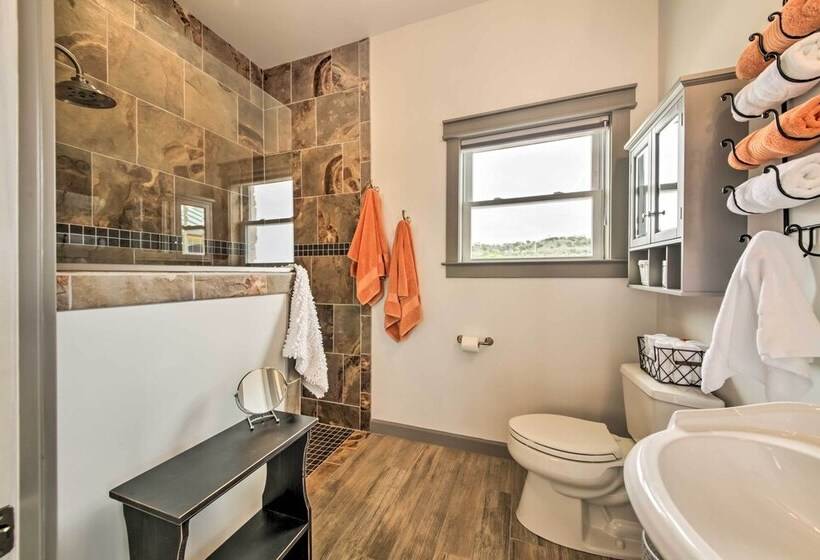 Ladera  Wimberley Estate On 13 Acres W/ Hot Tub