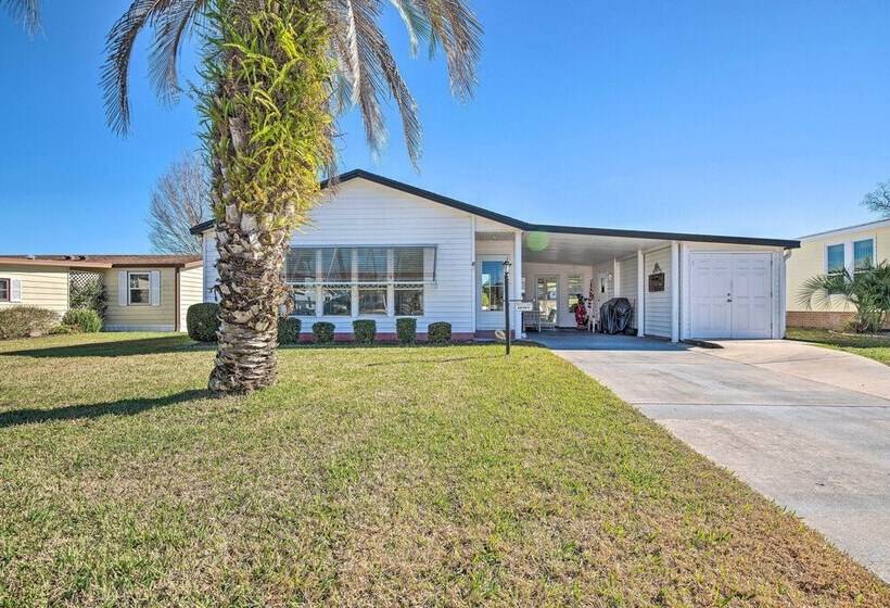 Lady Lake House W/ Lanai & Community Pool!