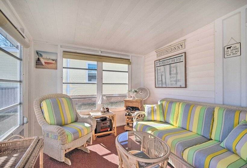 Lady Lake House W/ Lanai & Community Pool!