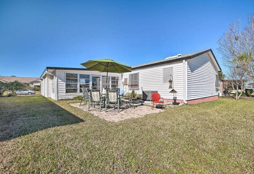 Lady Lake House W/ Lanai & Community Pool!