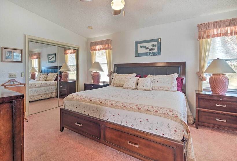 Lady Lake House W/ Lanai & Community Pool!