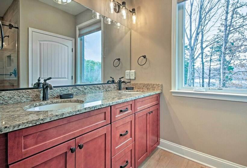 Lake Anna Home W/ Dock & Private Shoreline!