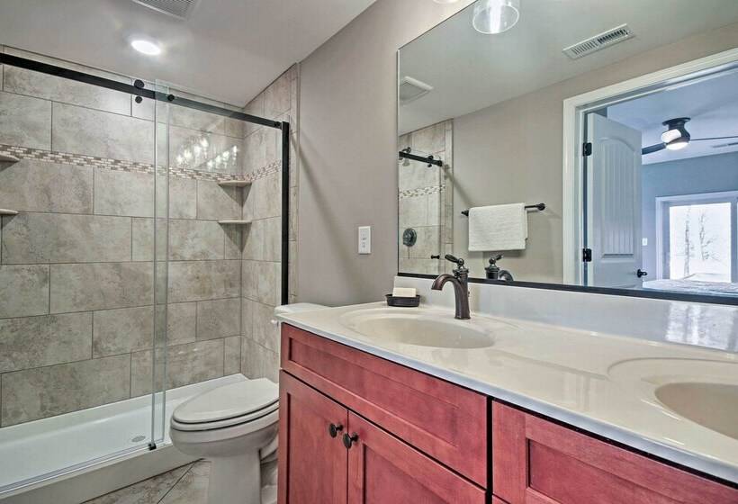 Lake Anna Home W/ Dock & Private Shoreline!