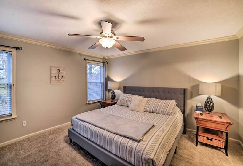 Lake Barkley Home With Fire Pit & Private Dock!