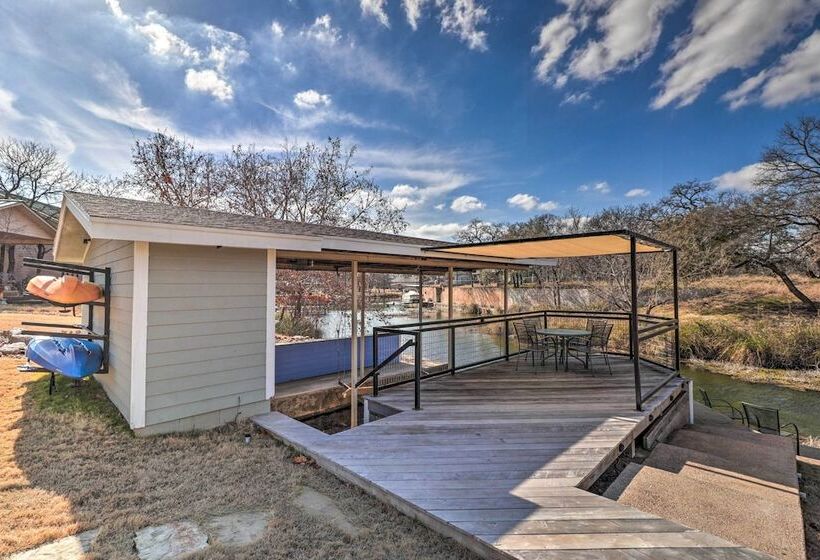 Lake Lbj Waterfront Vacation Rental!