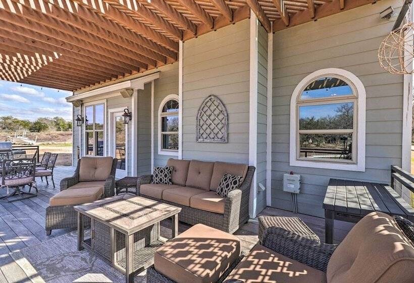 Lake Lbj Waterfront Vacation Rental!