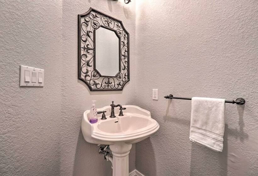 Lake Lbj Waterfront Vacation Rental!