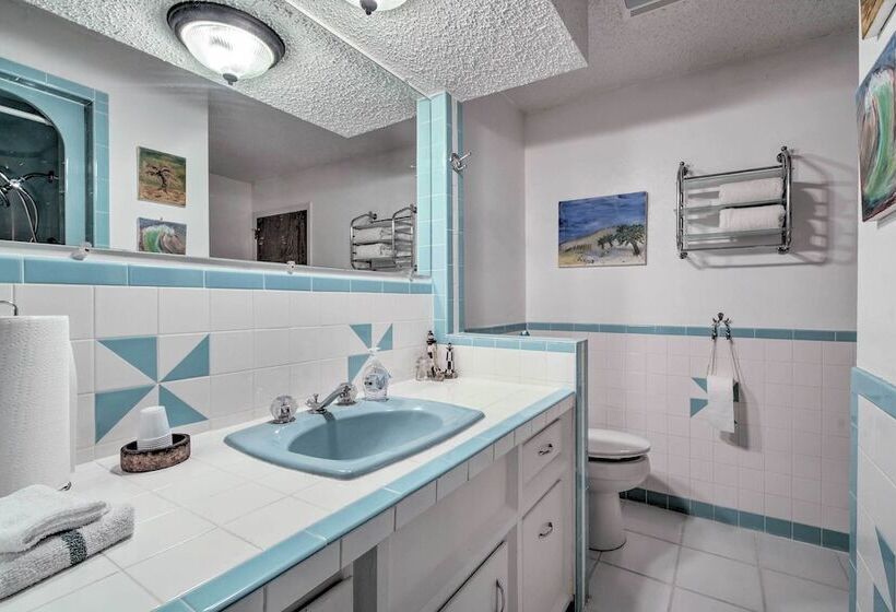 Lake Livingston Hideaway W/ Dock + Gas Grill!