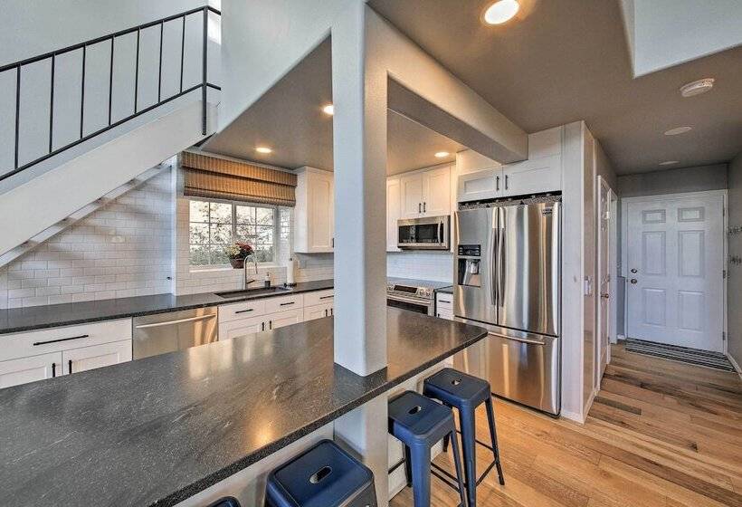 Lake Pend Oreille Home W/dock & Paddle Boards