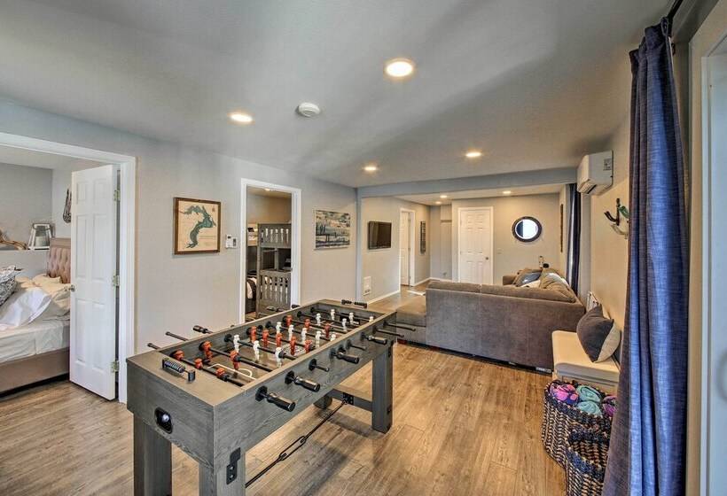 Lake Pend Oreille Home W/dock & Paddle Boards