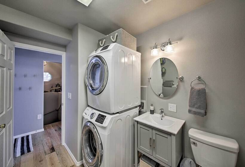 Lake Pend Oreille Home W/dock & Paddle Boards