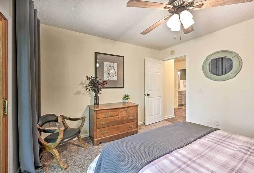 Lakefront Anderson Paradise: Dock, Fire Pit!