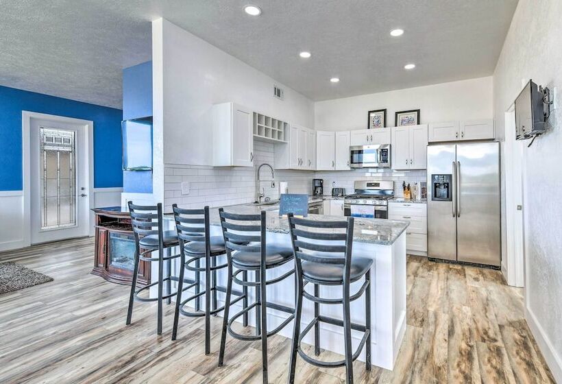 Lakefront Wichita Falls Home W/ Pool & Hot Tub