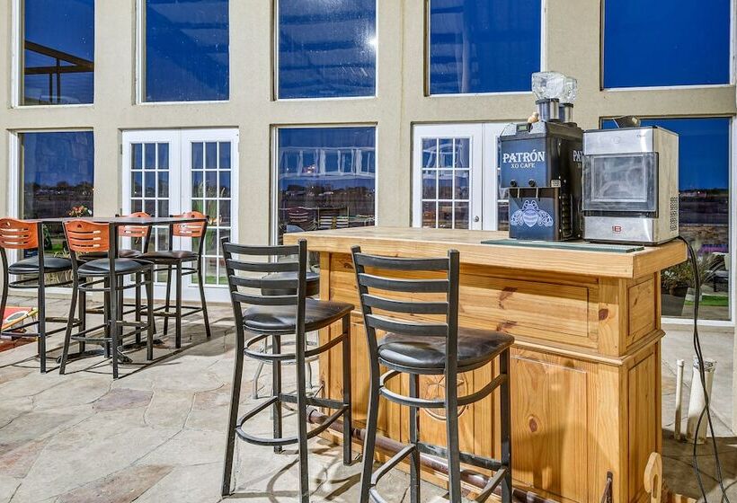 Lakefront Wichita Falls Home W/ Pool & Hot Tub