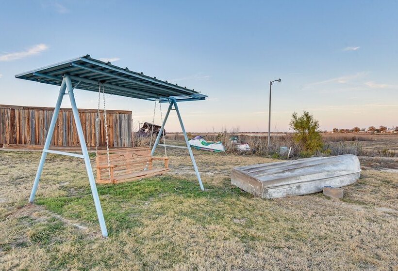 Lakefront Wichita Falls Home W/ Pool & Hot Tub