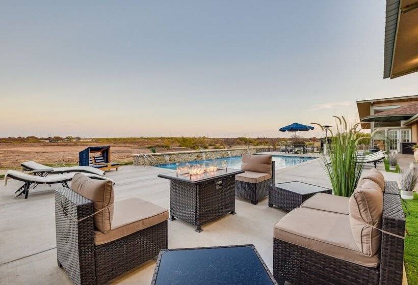 Lakefront Wichita Falls Home W/ Pool & Hot Tub