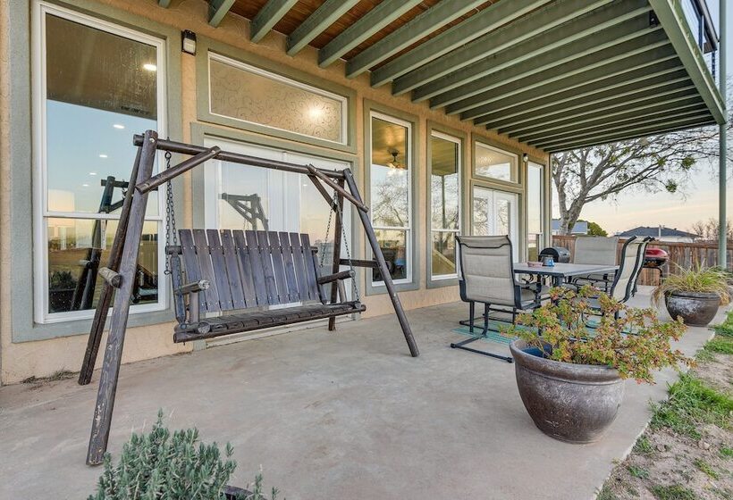 Lakefront Wichita Falls Home W/ Pool & Hot Tub