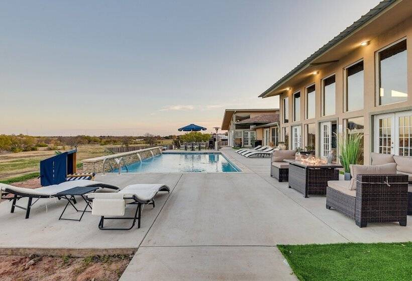 Lakefront Wichita Falls Home W/ Pool & Hot Tub