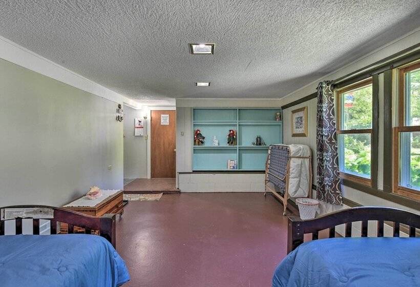 Lakefront Family Retreat W/ Private Dock!