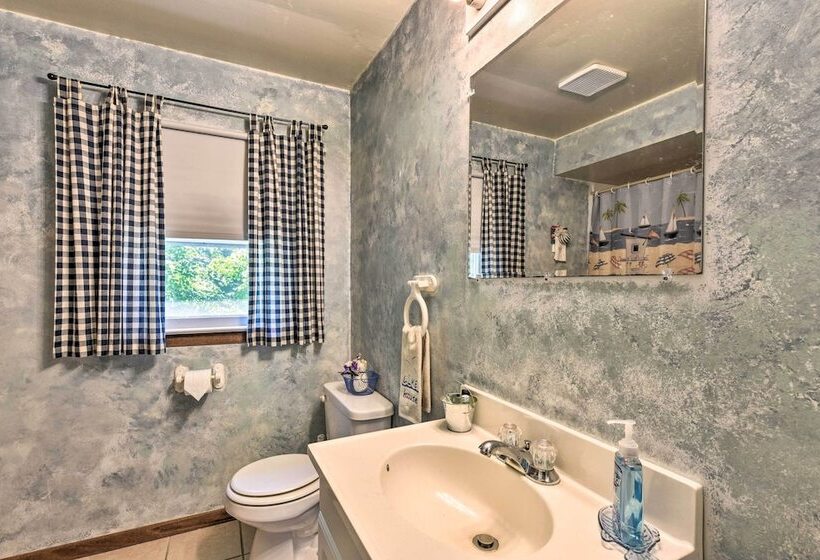 Lakefront Family Retreat W/ Private Dock!